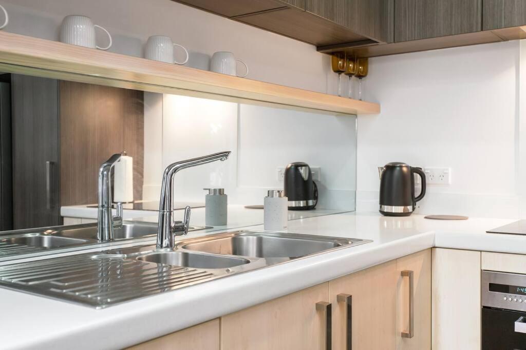 Convenient Urban Townhouse 2 Carparks Available Daire Christchurch Dış mekan fotoğraf